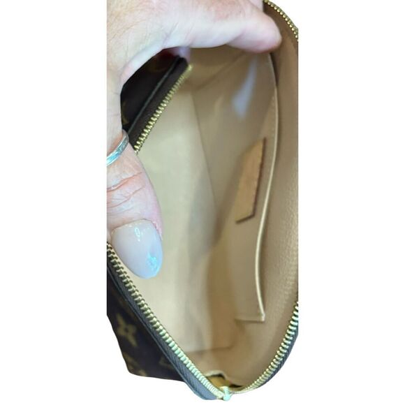 Louis Vuitton Cosmetic Pouch Brown Canvas Monogram - Picture 7 of 8